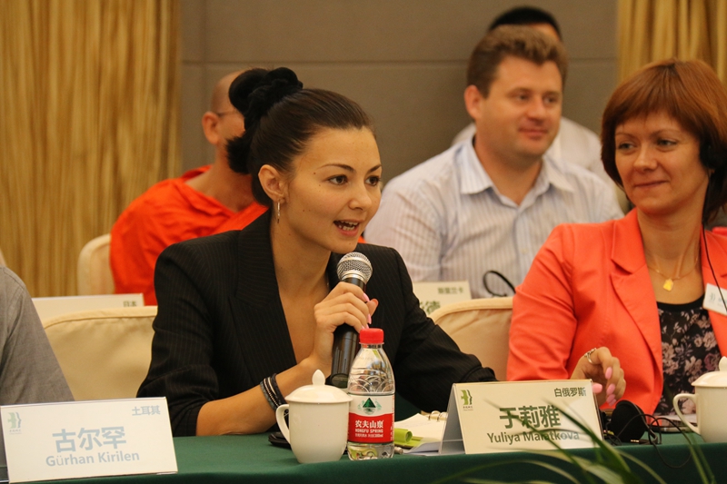 学员于莉雅讲话.JPG
